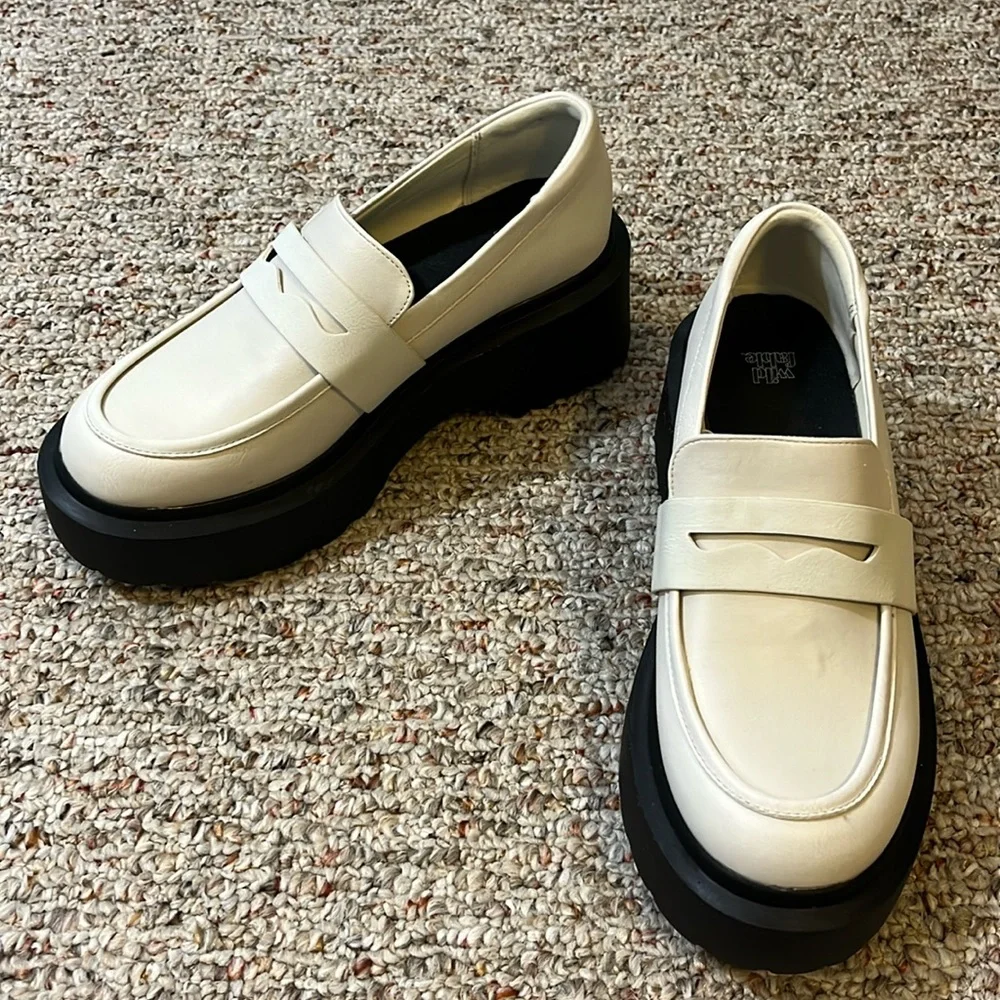 NEW Wild Fable Lacey Loafer Flats in White Size 7.5